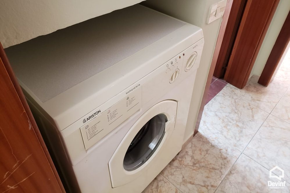 Tirane Qera Apartament 2+1+A Apartament ne Rrugen Komuna e Parisit apartament