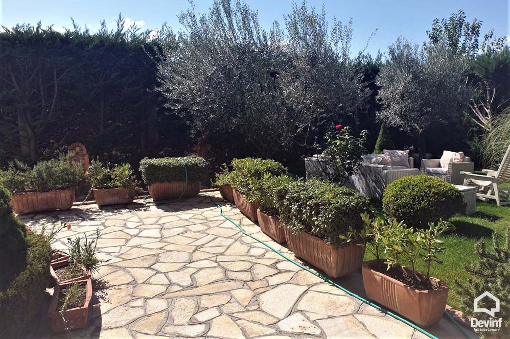 Tirane For Sale Villa 3+1+G Villa situated close to Lake of Tirana Villa