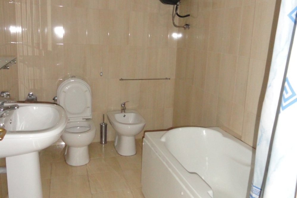 Tirane Qera Apartament 2+1+A Prane ABA Center apartament zyre