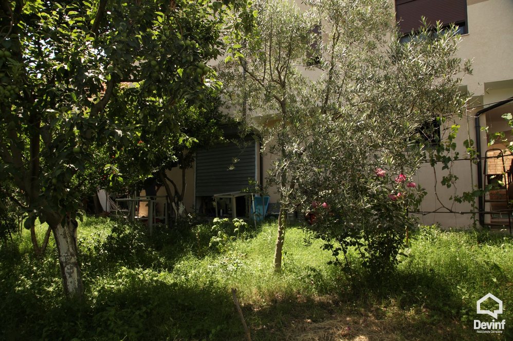 Tirane For Sale Villa Me shume se 4 dhoma Near Farka Lake, Tirane Villa