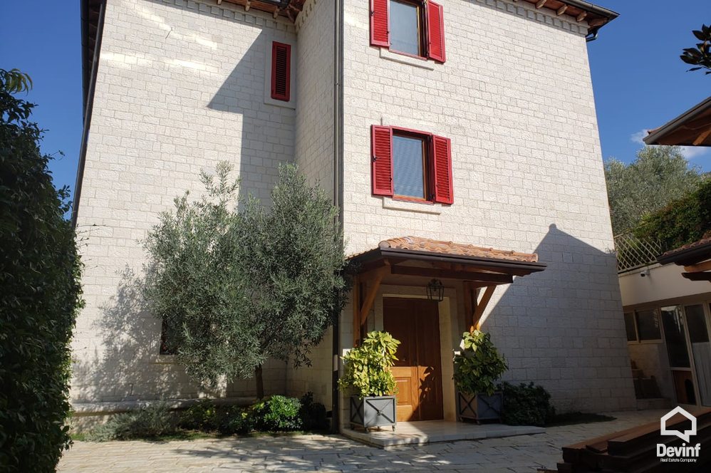 Tirane For Rent Villa 4+1+G In a residential area on the outskirts of Tirana Villa