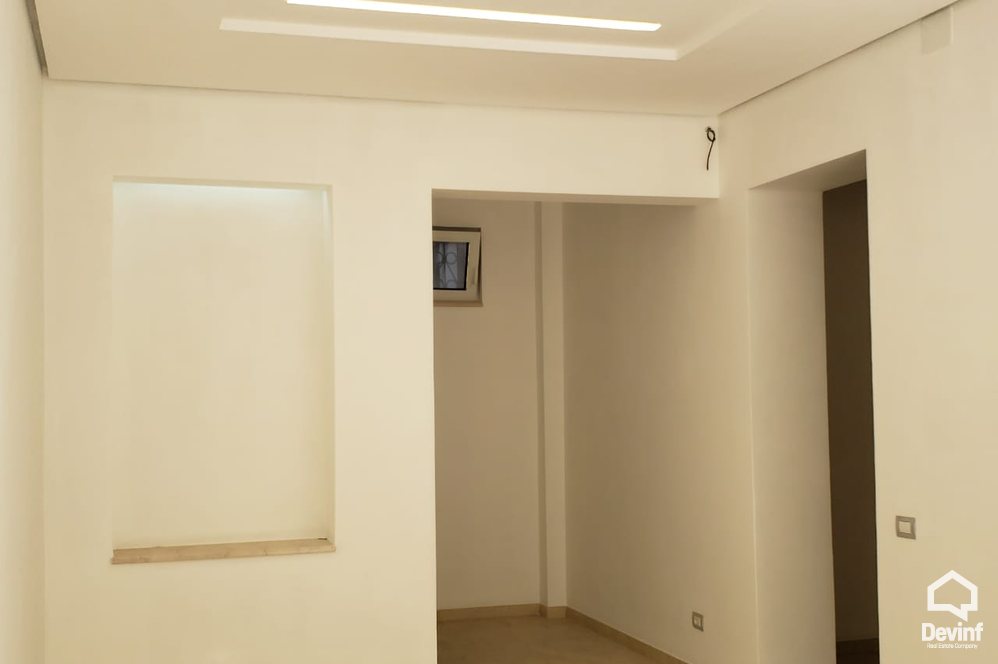 Tirane Qera Dyqan  Prane qendres se Tiranes zyre dyqan