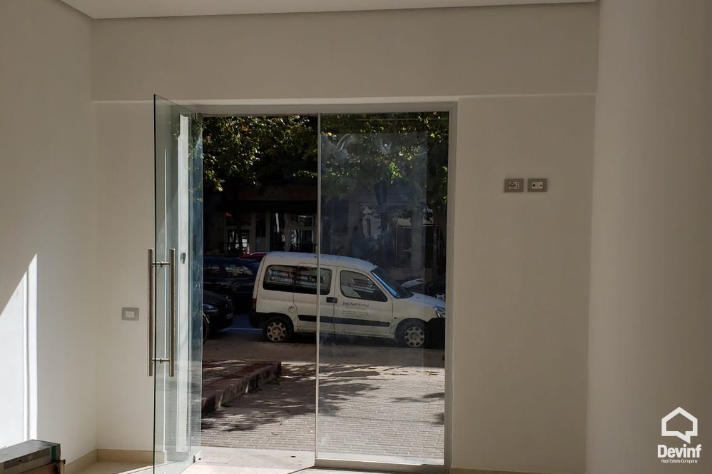 Tirane Qera Dyqan  Prane qendres se Tiranes zyre dyqan
