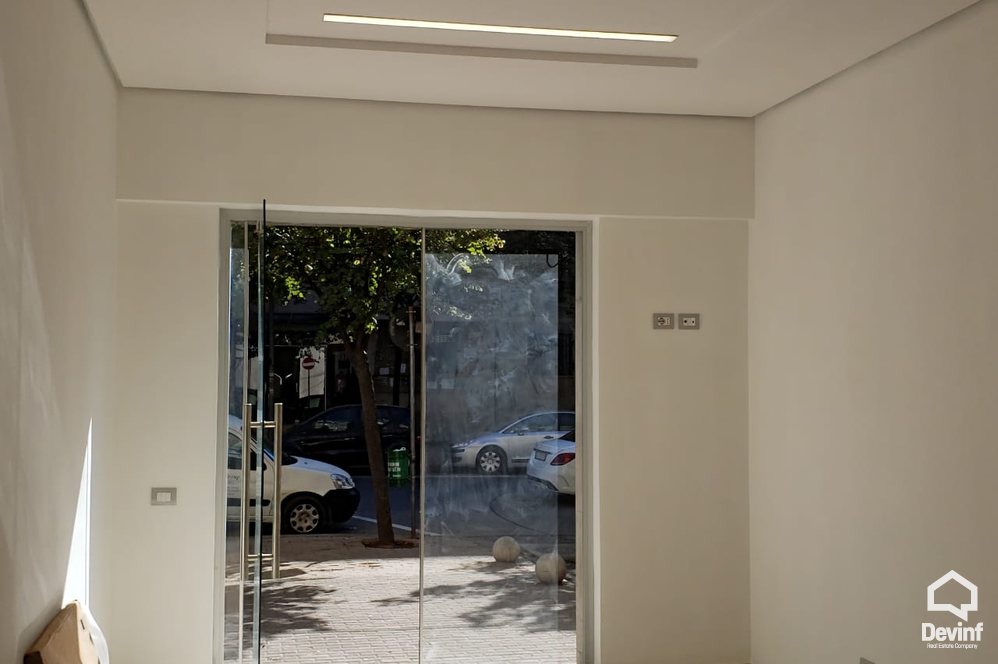 Tirane Qera Dyqan  Prane qendres se Tiranes zyre dyqan