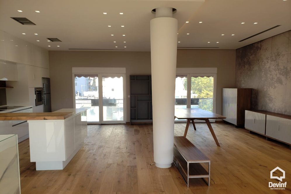 Me Qera Apartament 4+1+A Apartament ne zonen e Bllokut Tirane