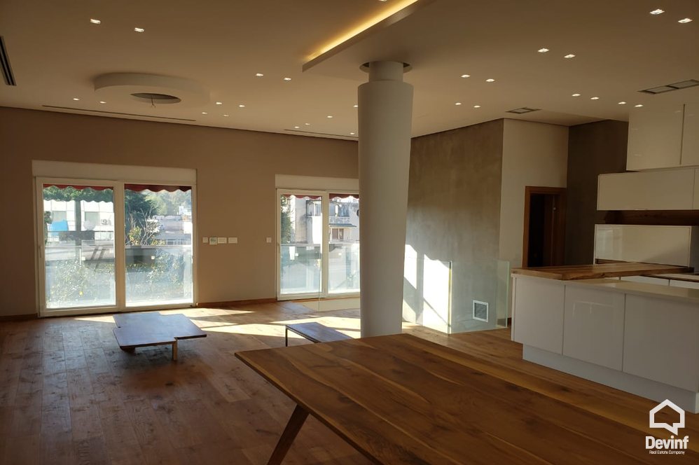 Tirane Qera Apartament 4+1+A Apartament ne zonen e Bllokut apartament