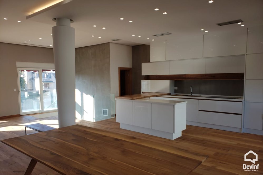 Tirane Qera Apartament 4+1+A Apartament ne zonen e Bllokut apartament