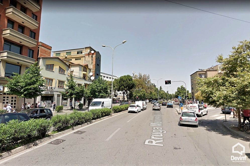 Tirane Shitje Dyqan  Rruga Muhamet Gjollesha apartament
