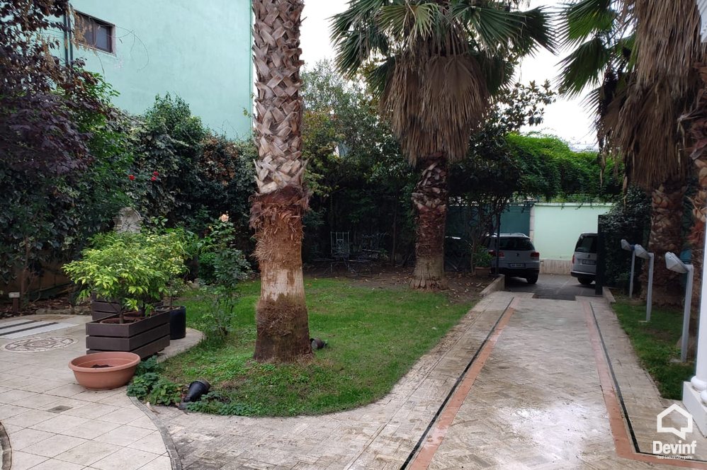 Tirane For Sale Villa Me shume se 4 dhoma Villa close to Dibra Street Villa
