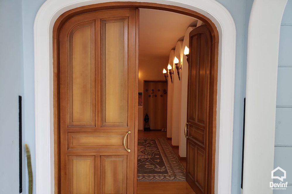 Tirane For Sale Villa Me shume se 4 dhoma Villa close to Dibra Street Villa