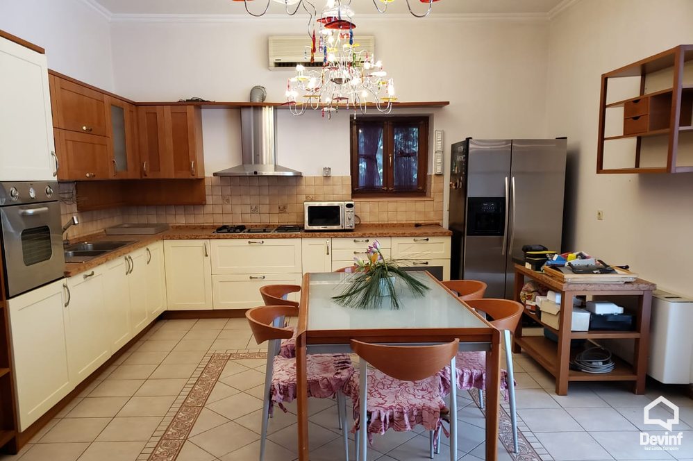 Tirane For Sale Villa Me shume se 4 dhoma Villa close to Dibra Street Villa