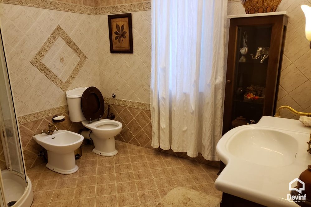 Tirane For Sale Villa Me shume se 4 dhoma Villa close to Dibra Street Villa