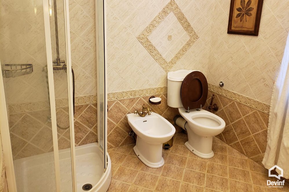 Tirane For Sale Villa Me shume se 4 dhoma Villa close to Dibra Street Villa