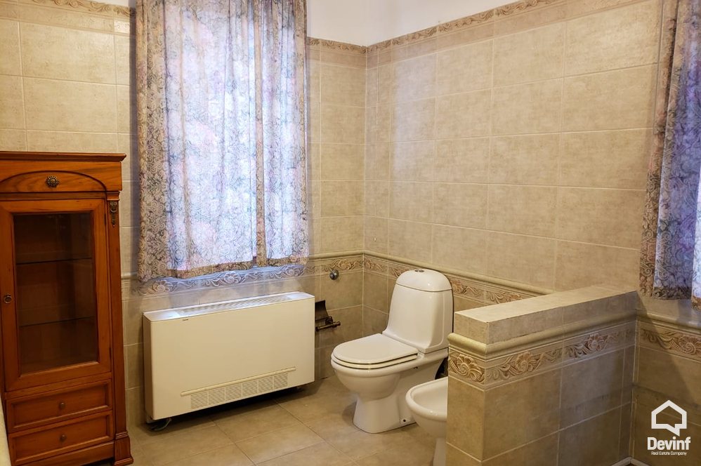 Tirane For Sale Villa Me shume se 4 dhoma Villa close to Dibra Street Villa