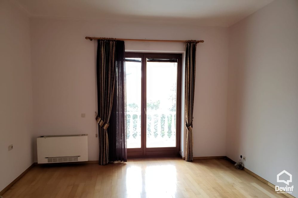 Tirane For Sale Villa Me shume se 4 dhoma Villa close to Dibra Street Villa