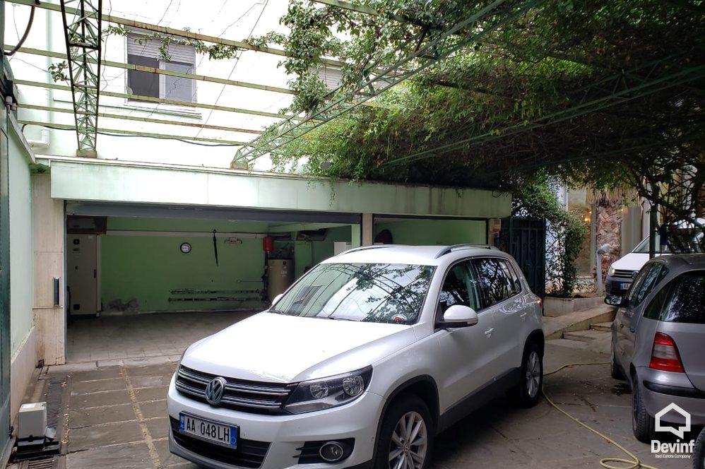 Tirane For Sale Villa Me shume se 4 dhoma Villa close to Dibra Street Villa