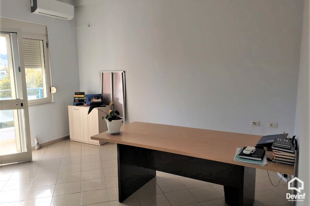 Tirane Qera Apartament 2+1+A Ne Bulevardin Gjergj Fishta apartament zyre
