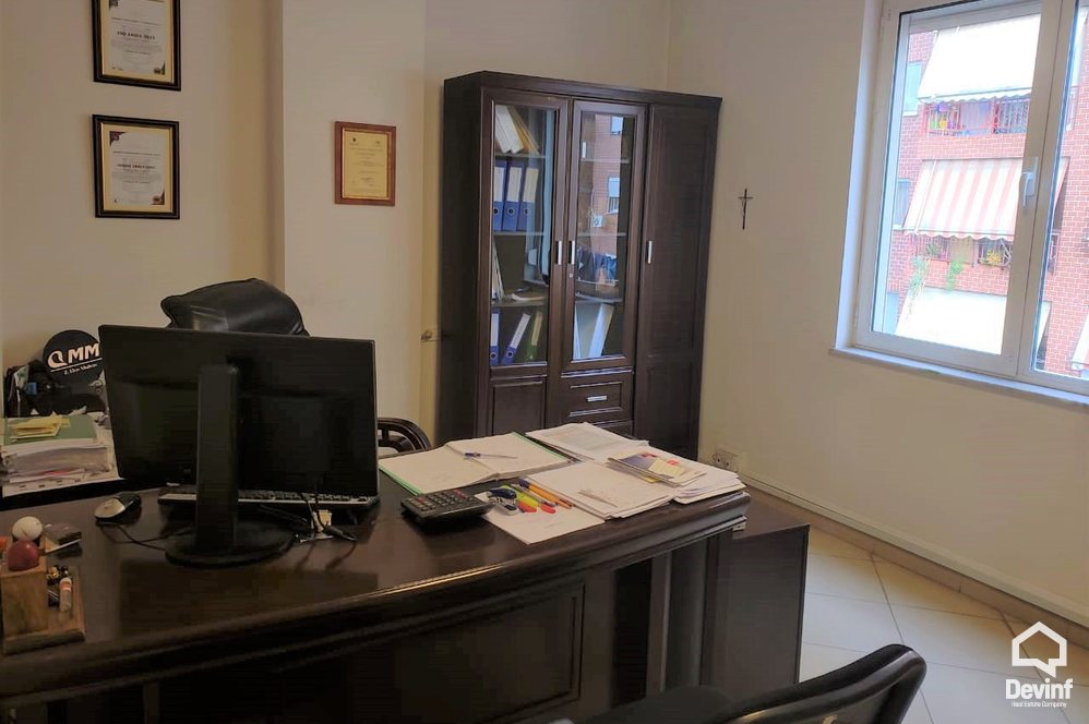 Tirane Qera Zyre 2+1+A  apartament