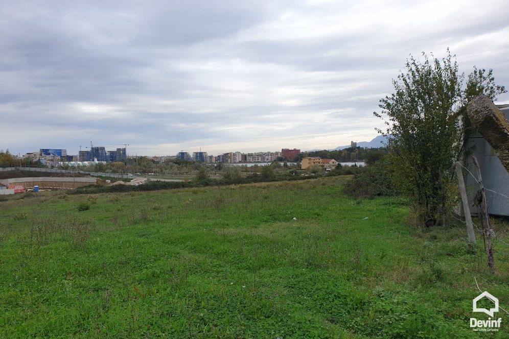 Ne Shitje Toke  Prane Liqenit Artificial te Tiranes Tirane