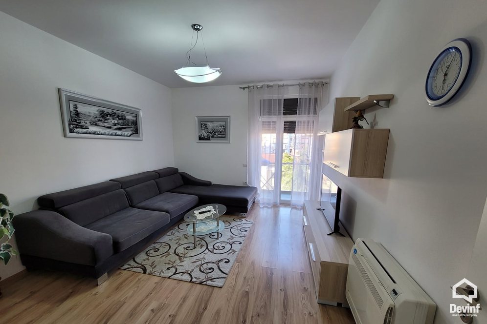 Tirane Qera Apartament 2+1+A Pallat i ri prane qendres tregtare Toptani apartament