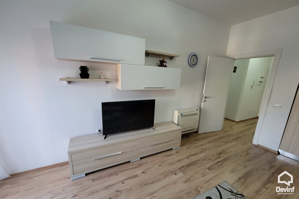 Tirane Qera Apartament 2+1+A Pallat i ri prane qendres tregtare Toptani apartament