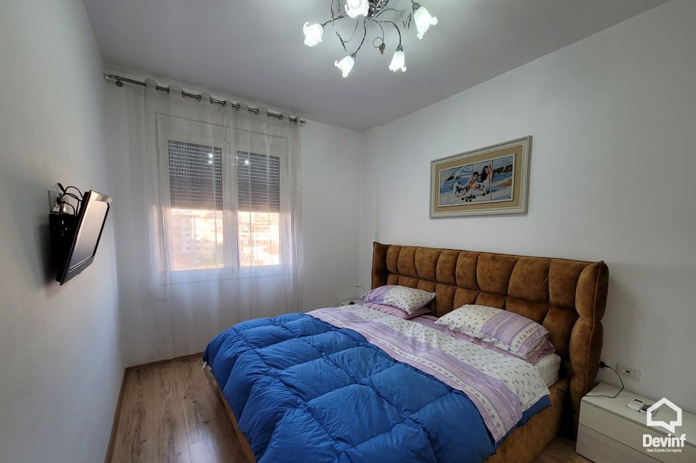 Tirane Qera Apartament 2+1+A Pallat i ri prane qendres tregtare Toptani apartament