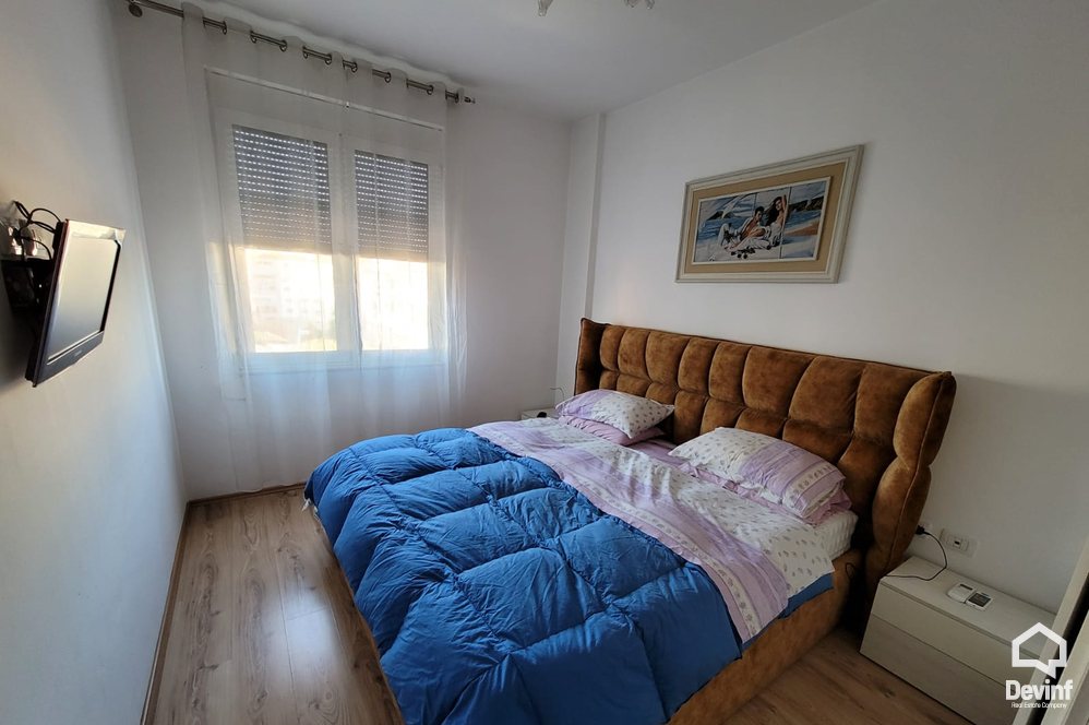 Tirane Qera Apartament 2+1+A Pallat i ri prane qendres tregtare Toptani apartament