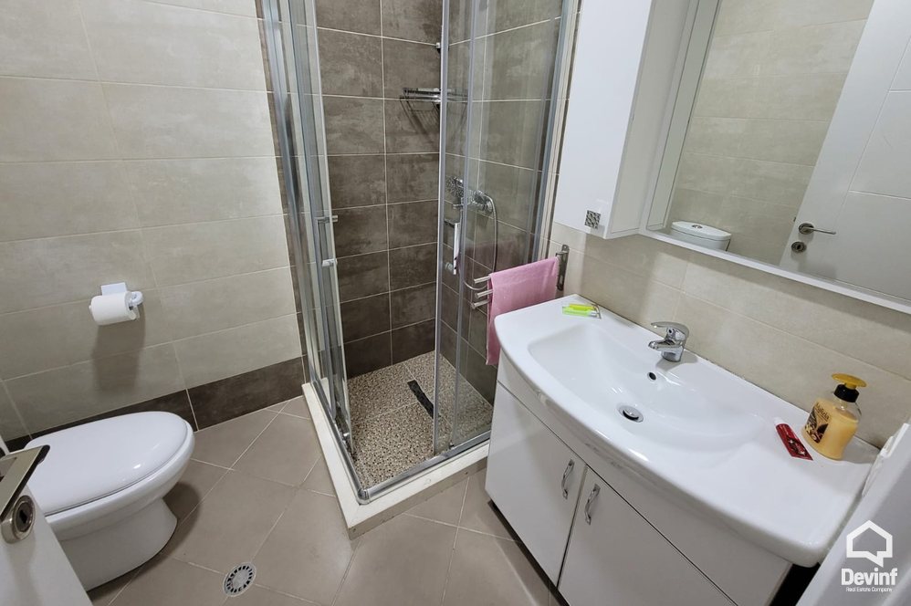 Tirane Qera Apartament 2+1+A Pallat i ri prane qendres tregtare Toptani apartament