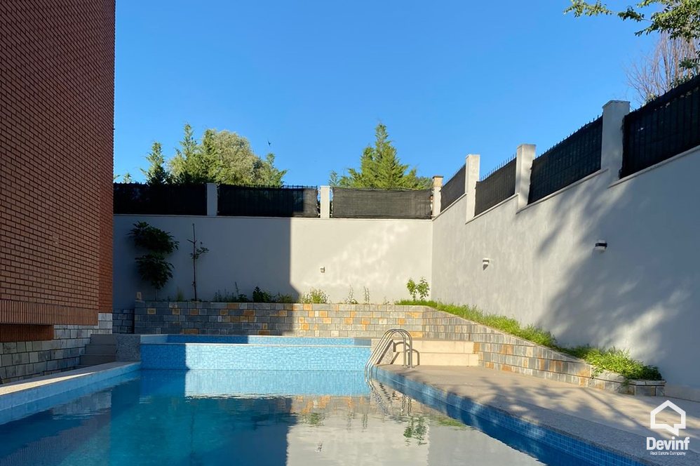 Tirane For Rent Villa Me shume se 4 dhoma At the Lake of Tirana Office Villa kopesht femijesh Multifunctional Building