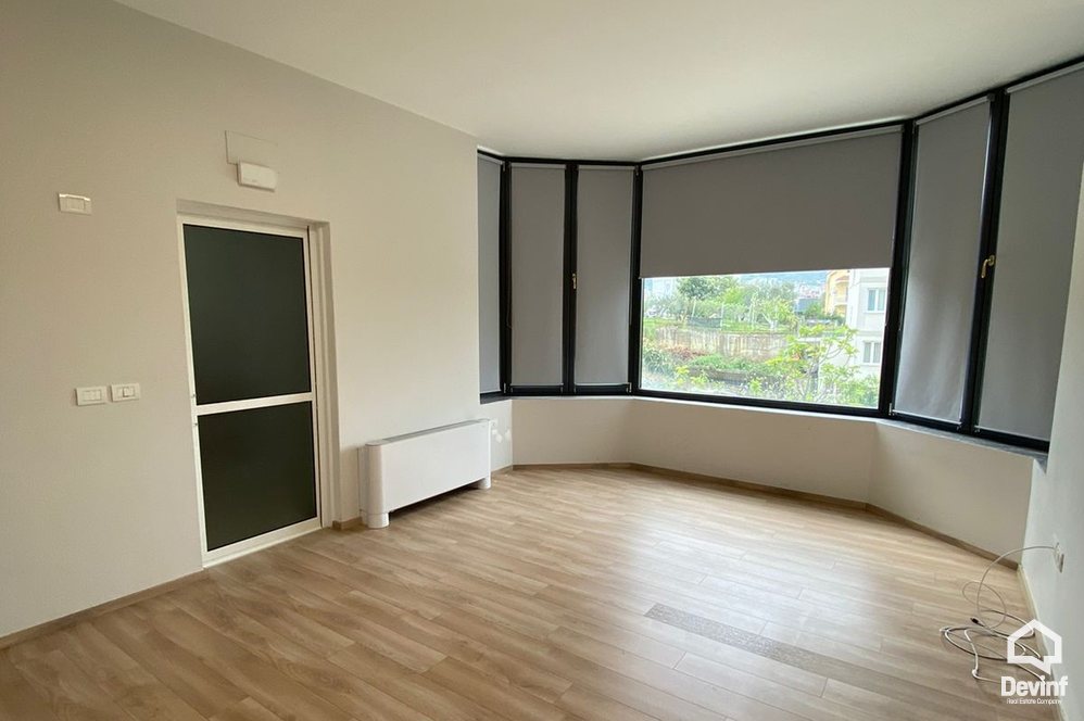Tirane For Rent Villa Me shume se 4 dhoma At the Lake of Tirana Office Villa kopesht femijesh Multifunctional Building
