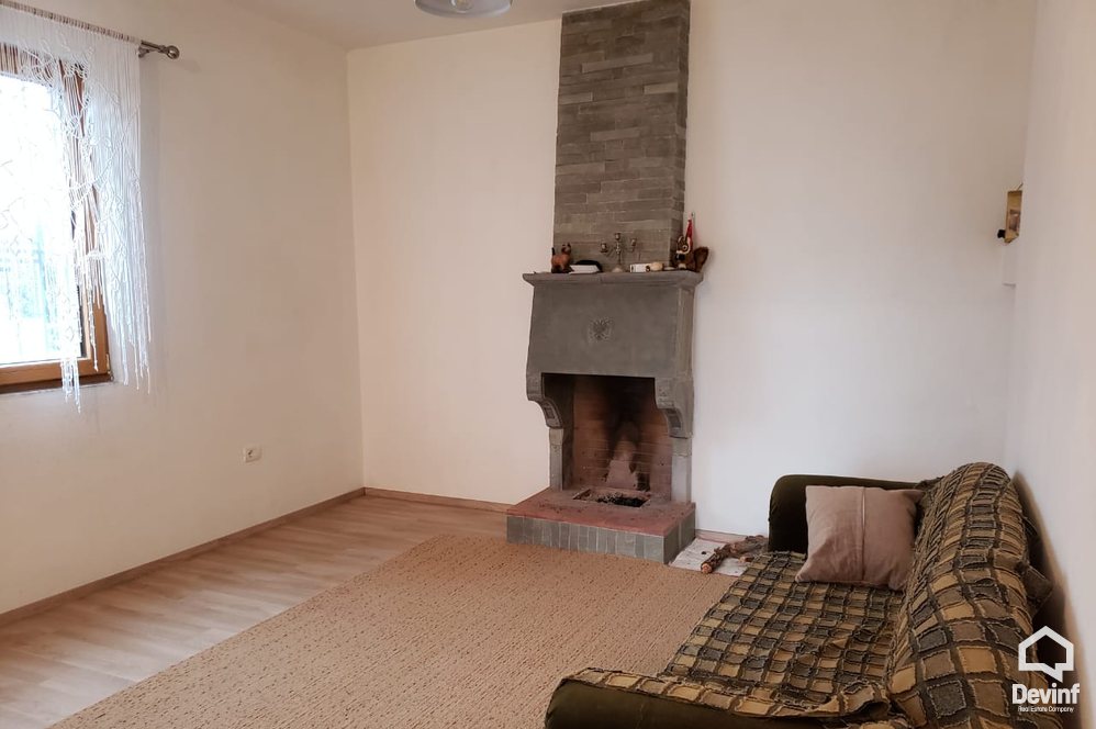 Tirane For Rent Villa Me shume se 4 dhoma At the Lake of Tirana Office Villa kopesht femijesh Multifunctional Building