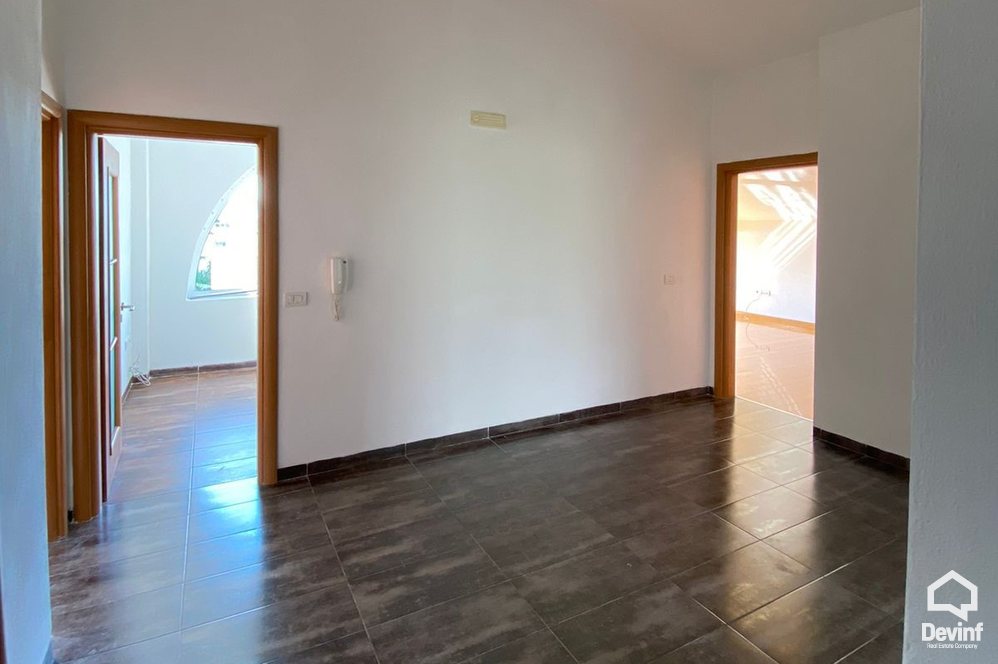 Tirane For Rent Villa Me shume se 4 dhoma At the Lake of Tirana Office Villa kopesht femijesh Multifunctional Building