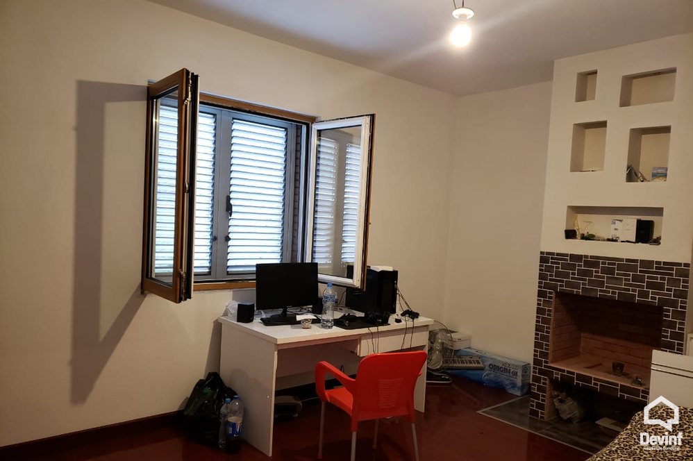 Tirane For Rent Villa Me shume se 4 dhoma At the Lake of Tirana Office Villa kopesht femijesh Multifunctional Building