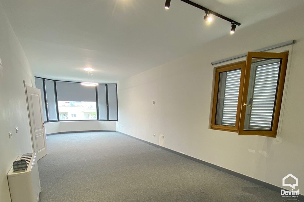 Tirane For Rent Villa Me shume se 4 dhoma At the Lake of Tirana Office Villa kopesht femijesh Multifunctional Building
