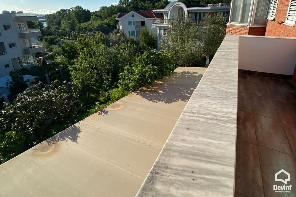 Tirane For Rent Villa Me shume se 4 dhoma At the Lake of Tirana Office Villa kopesht femijesh Multifunctional Building