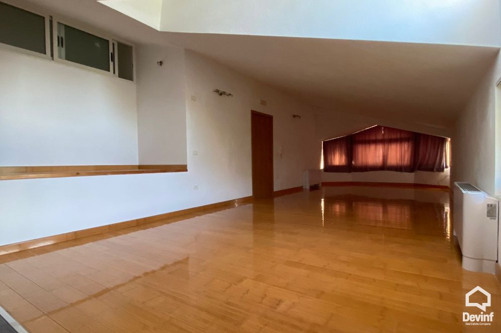 Tirane For Rent Villa Me shume se 4 dhoma At the Lake of Tirana Office Villa kopesht femijesh Multifunctional Building