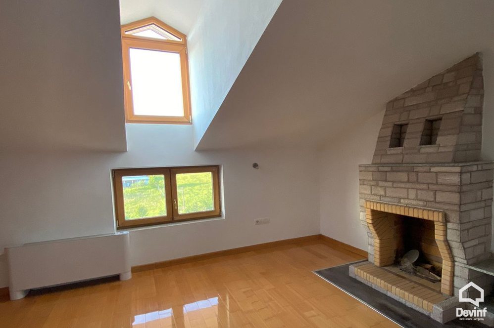 Tirane For Rent Villa Me shume se 4 dhoma At the Lake of Tirana Office Villa kopesht femijesh Multifunctional Building