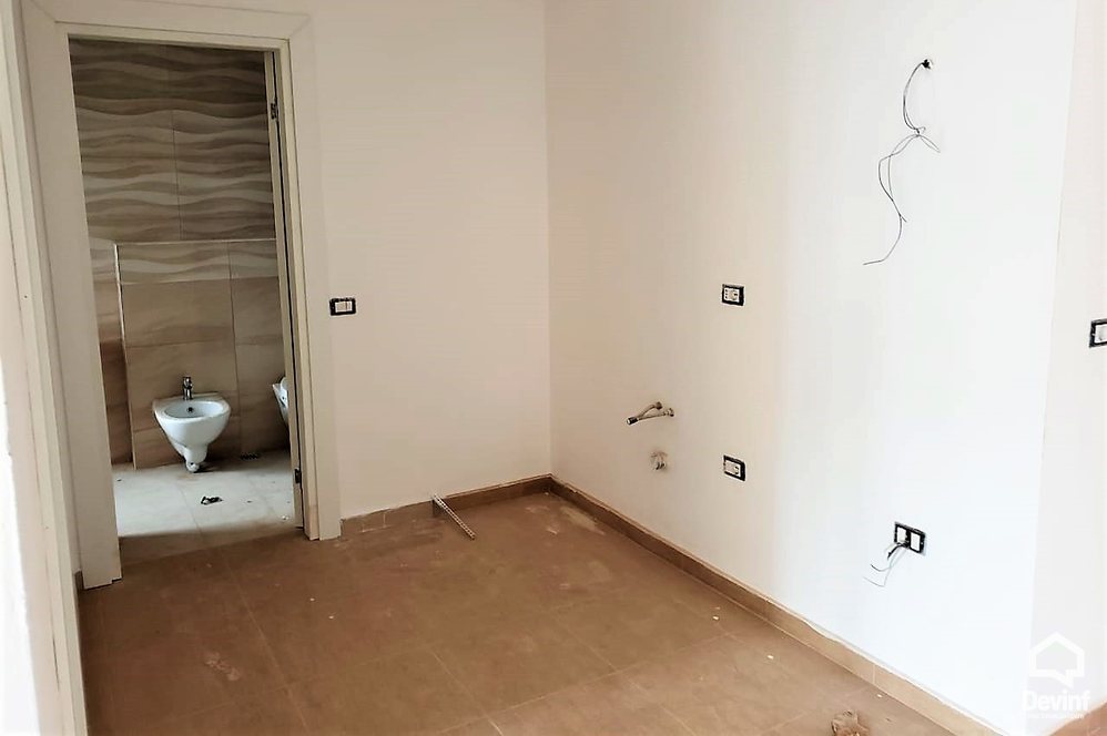 Tirane Shitje Apartament 1+1+A Rruga Muhamet Gjollesha, prane Hotel Mondial apartament