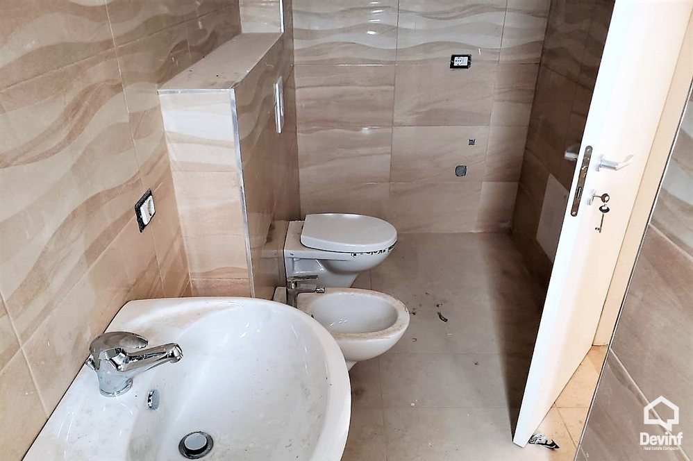 Tirane Shitje Apartament 1+1+A Rruga Muhamet Gjollesha, prane Hotel Mondial apartament