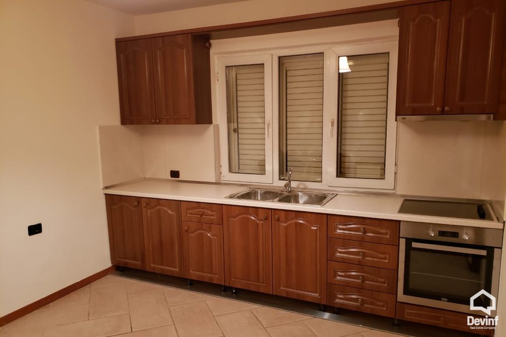 Tirane Qera Apartament 3+1 Ne qender te Tiranes, prane Ministrise se Arsimit apartament