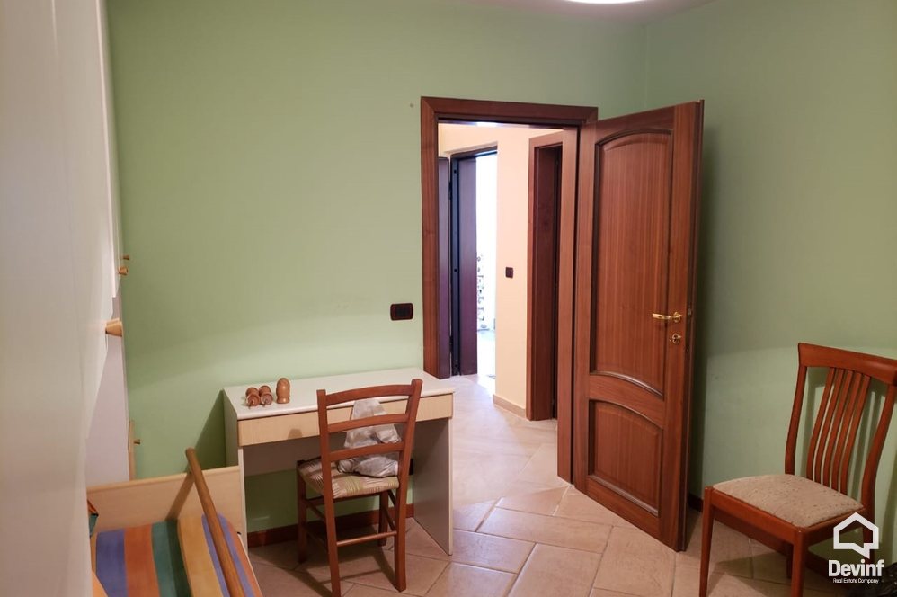 Tirane Qera Apartament 3+1 Ne qender te Tiranes, prane Ministrise se Arsimit apartament