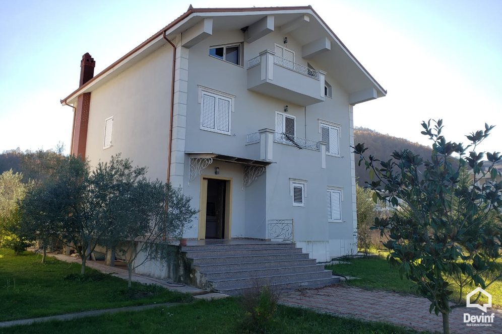 Tirane Shitje Vile  Vile ne zonen e Petreles vile