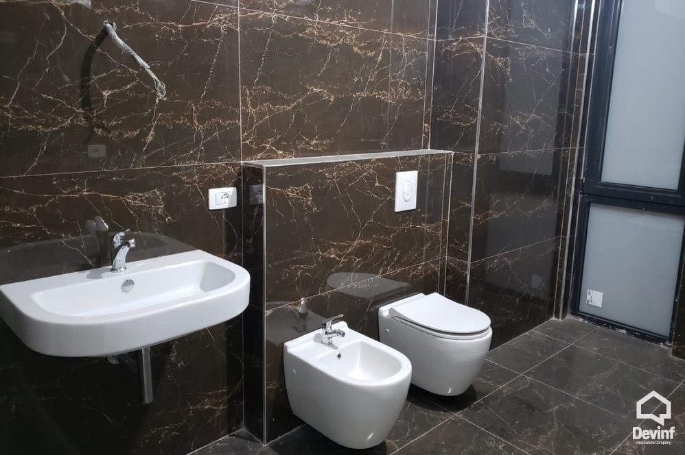 Tirane Qera Apartament 2+1+G Ne hyrje te Parkut te Madh te Tiranes apartament zyre
