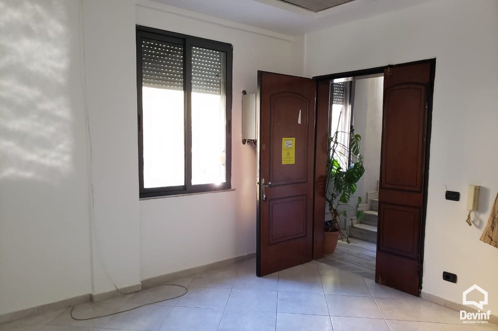 Tirane Qera Zyre  Zyre ne zonen e Bllokut zyre