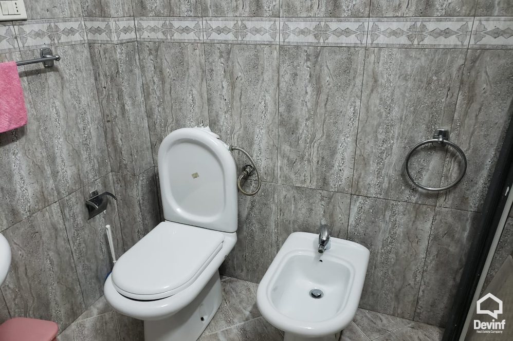 Tirane Qera Zyre  Zyre ne zonen e Bllokut zyre