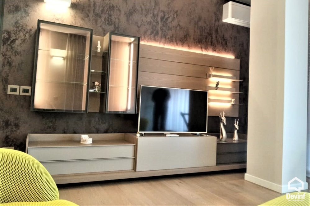 Tirane Qera Apartament 2+1+A Apartament ne zonen e Bllokut apartament