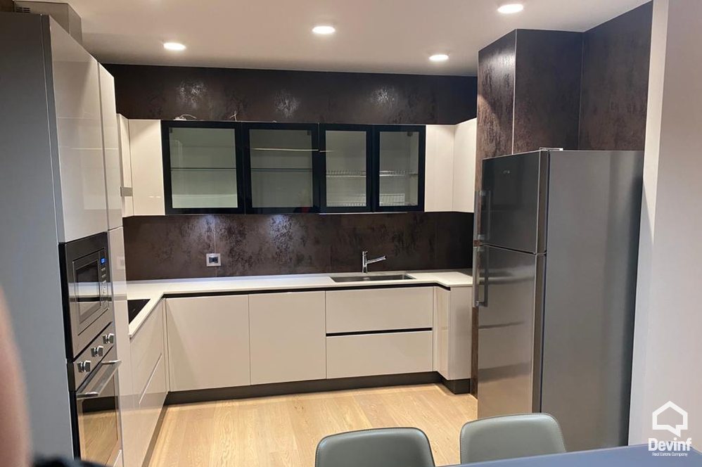 Tirane Qera Apartament 2+1+A Apartament ne zonen e Bllokut apartament