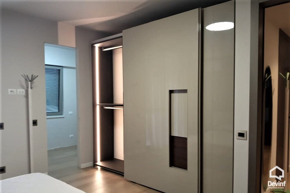 Tirane Qera Apartament 2+1+A Apartament ne zonen e Bllokut apartament