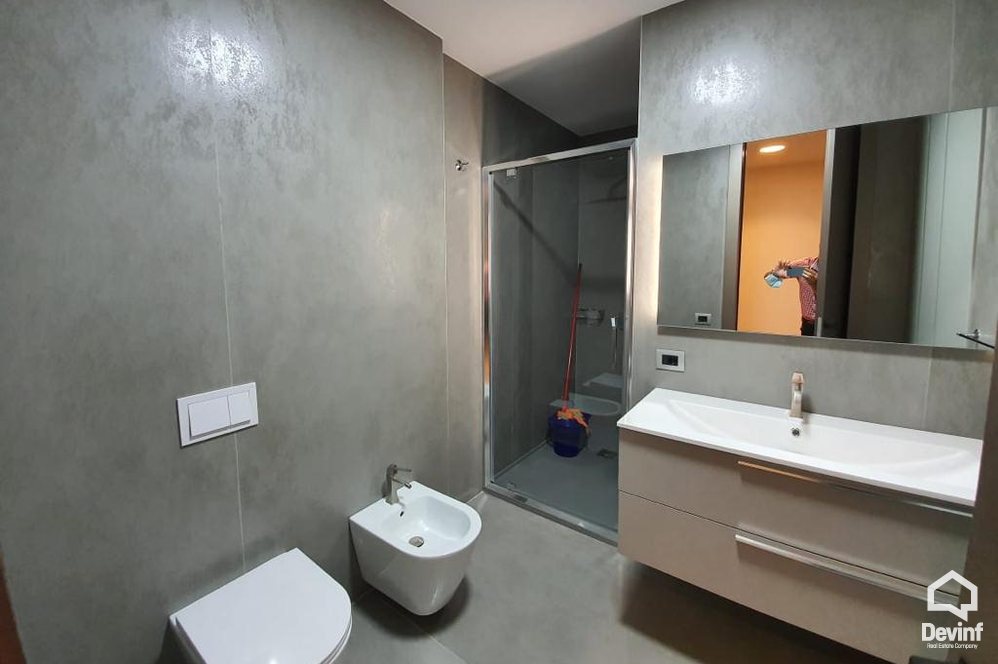 Tirane Qera Apartament 2+1+A Apartament ne zonen e Bllokut apartament