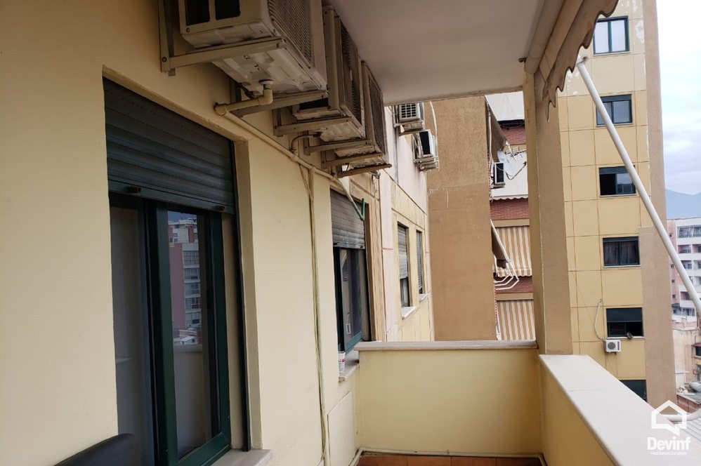 Tirane Qera Zyre 2+1+A Zyre ne qender te Tiranes zyre